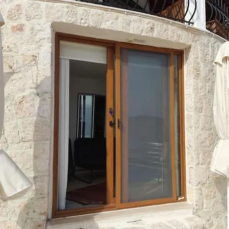 Havuzbasi, Deniz-bahce-meis Manzarasi, Loveboat * Kaş