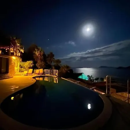 Havuzbasi, Deniz-bahce-meis Manzarasi, Loveboat Semesterbostad Kaş
